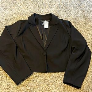 BNWT studio refined crepe cropped blazer, deep black